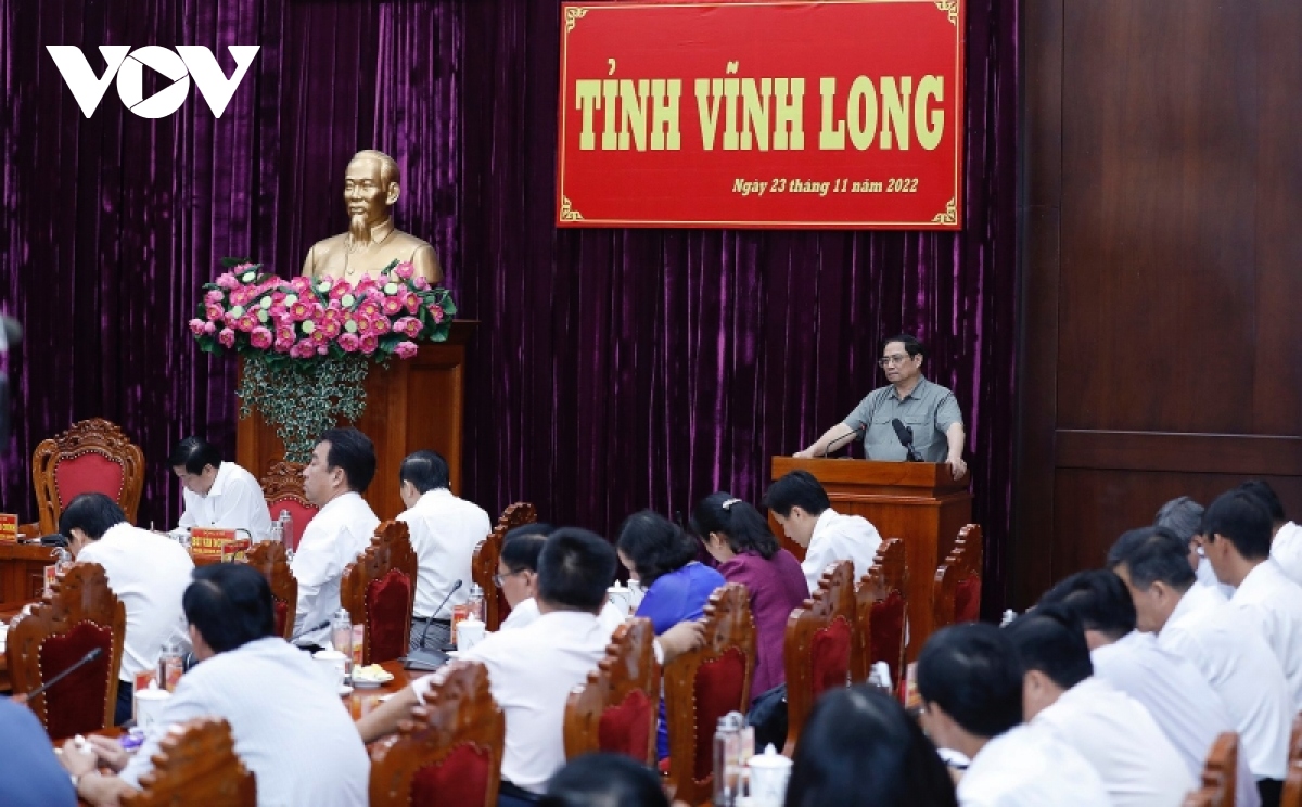 Thủ tướng kiểm tra dự án trọng điểm và làm việc với lãnh đạo tỉnh Vĩnh Long